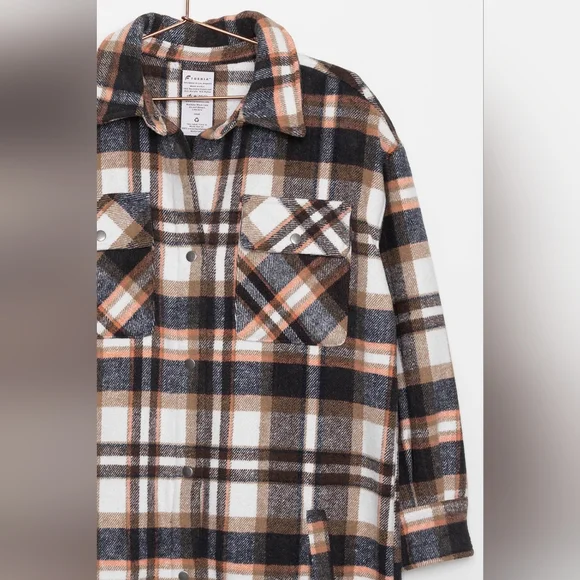 Fornia Shacket - Picture 5 of 6